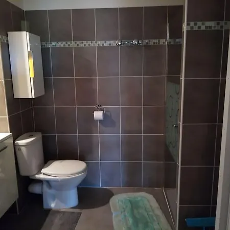 Rez De Jardin Apartment